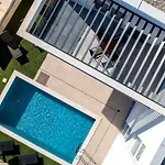 Crowonder Sunrise With Swimming Pool And Seaview Vir
