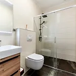 Crowonder Sunrise With Swimming Pool And Seaview Vir