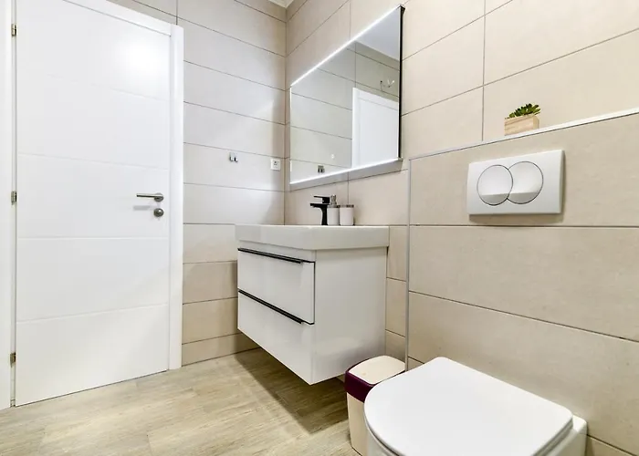 Βίλα Crowonder Sunrise With Swimming Pool And Seaview